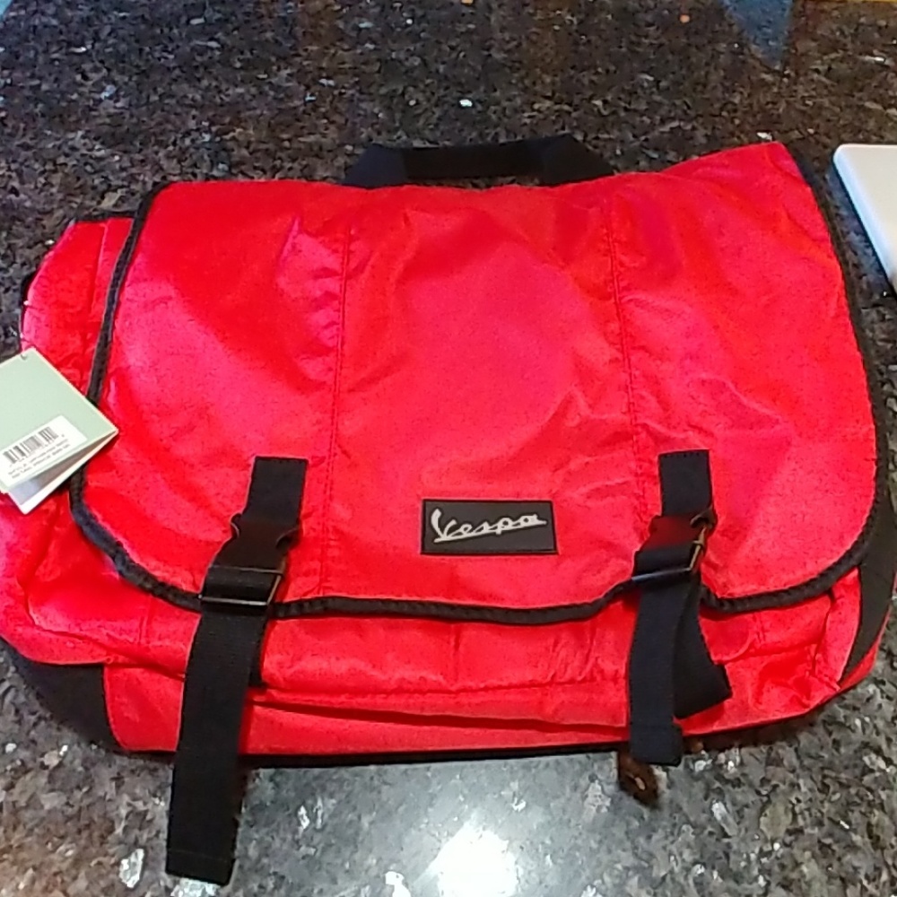 Red nylon Vespa messenger bag